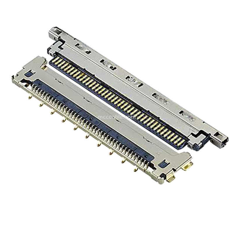 20679-030T-01 마이크로 코아시얼 케이블 0.4mm pitch 수평 결합형 마이크로 코아시얼 커넥터