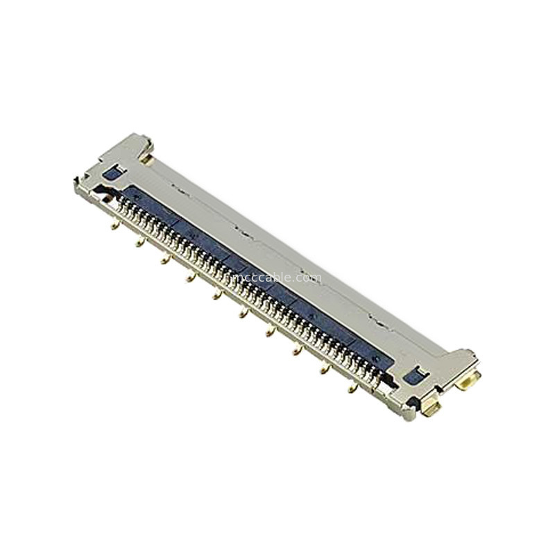20679-030T-01 마이크로 코아시얼 케이블 0.4mm pitch 수평 결합형 마이크로 코아시얼 커넥터