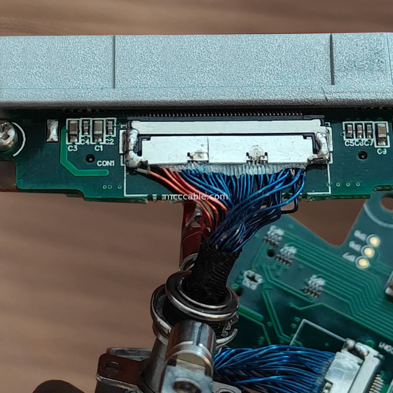 사용자 정의 길이 LVDS 마이크로 코아시얼 케이블 0.4mm 20453z-030 SD ~ 20347 기계 잠금